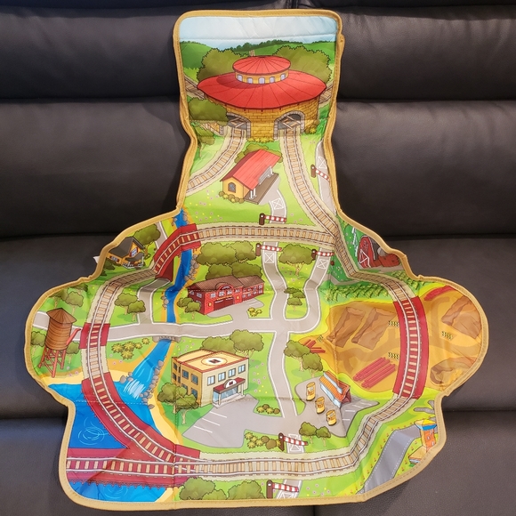 Final drop⬇️ Zip up cplaymat and storage - Picture 4 of 9